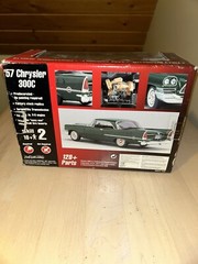 1/25 SCALE AMT 1957 CHRYSLER 500 PRE-DECORATED GREEN CUSTOM SHOP MODEL KIT