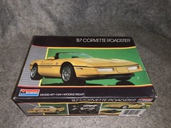 Vintage Monogram ‘87 Corvette Roadster 1/24 Scale Model Kit #2742