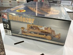 AMT 1/25 SCALE BULLDOZER FACTORY SEALED KIT! CIRCA 2002! VMCP!