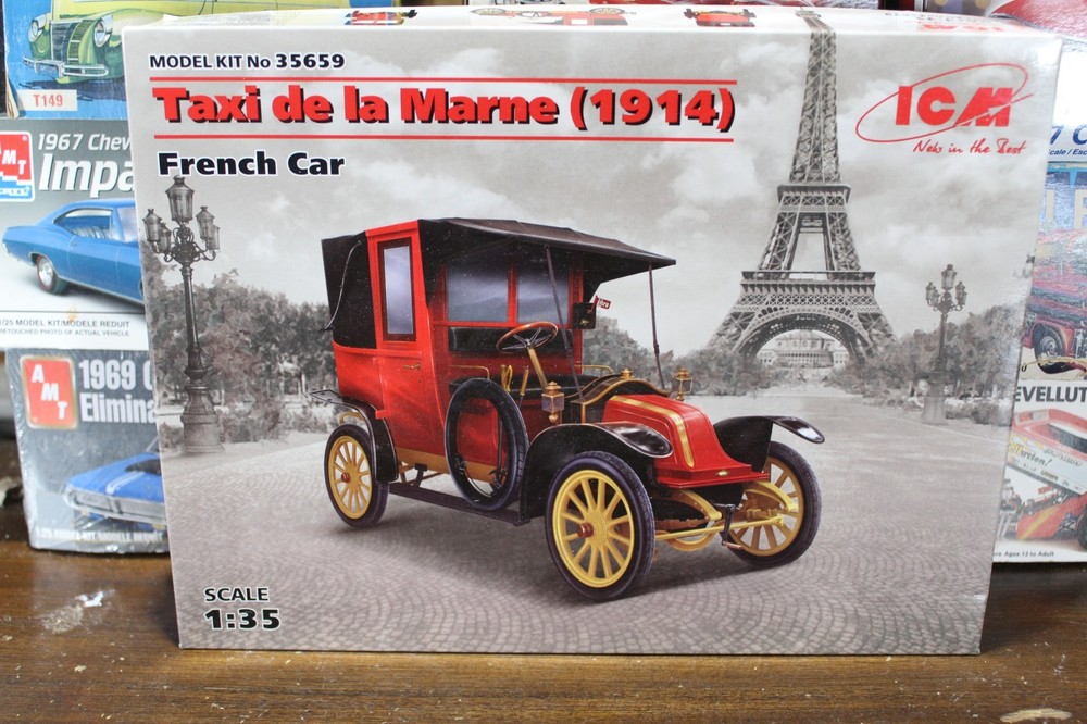 ICM Taxi da la Marne Sealed Inside 1/35