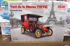 ICM Taxi da la Marne Sealed Inside 1/35