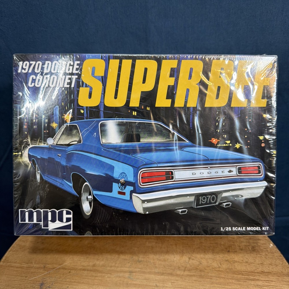 MPC 985 1:25 1970 Dodge Coronet Super Bee Car Plastic Model Kit New Sealed