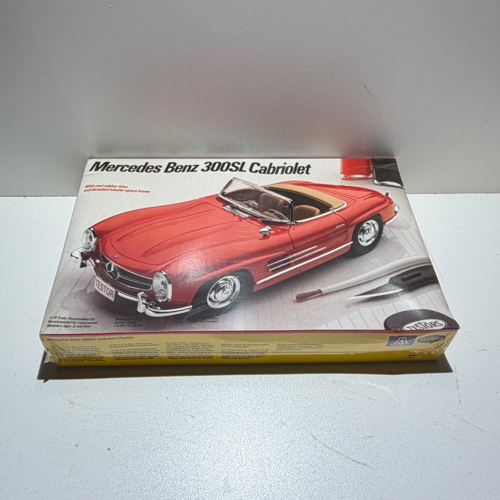 Italeri Testors #229 1:24 Scale Mercedes-Benz 300SL Cabriolet Plastic Kit Sealed