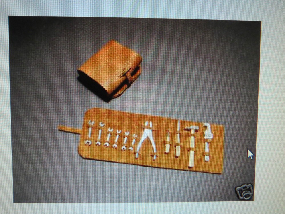Pocher 1/8 Vintage Leather Tool Kit w/ Metal Tools Highly Detailed 1/12 Entex