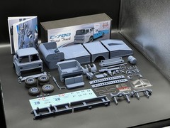 1/25 1972 Ford C-700 Ramp Truck Race Car Hauler Model Kit with Engine & Clears