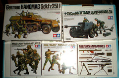 TAMIYA Military Mini Sdkfz251/1, 7.5cm Antitank, WWII & Modern US Army Infantry+