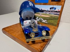 LA Dodgers Pro Built Bullpen Hot Rod Show Car 1/24 scale MLB Model CustomDisplay