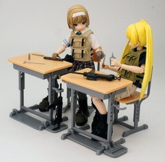 Little Armory LD011 Designated Defense School Desk Grease Gun Set Plastic Model