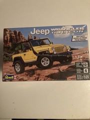Revell 85 4501 1/25 Jeep Wrangler Rubicon Model Kit New