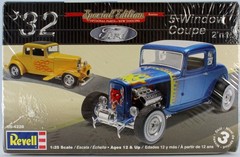1932 Ford 5 window coupe 2 in 1 Revell 1:25 kit 85-4228 FACTORY SEALED