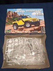 REVELL JEEP Wrangler Rubicon model kit Car NEW in Factory SEALED Pieces
