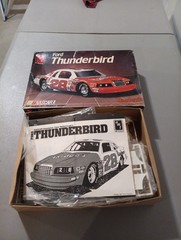 G3C Niob 1/16 AMT ERTL FORD THUNDERBIRD HARDEE’S STOCKCAR Model Kit 1985 6717