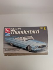 AMT ERTL 1966 Ford Thunderbird 1/25 Scale Model Kit 8210 ’66 T-Bird – Open Box