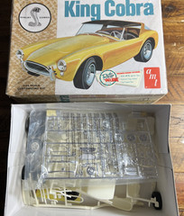 AMT Scale Shelby King Cobra Stock & Custom Model Kit AMT793/12 MD223 1/25 Open