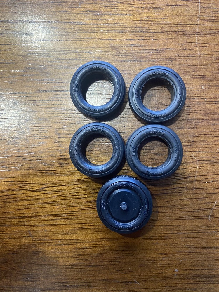 Set of 5 Vintage Style Firestone F70-15 Tires 1/25