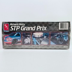 1990 AMT #43 Richard Petty STP Grand Prix 1/25 Scale Model Kit #6728-SEALED BOX
