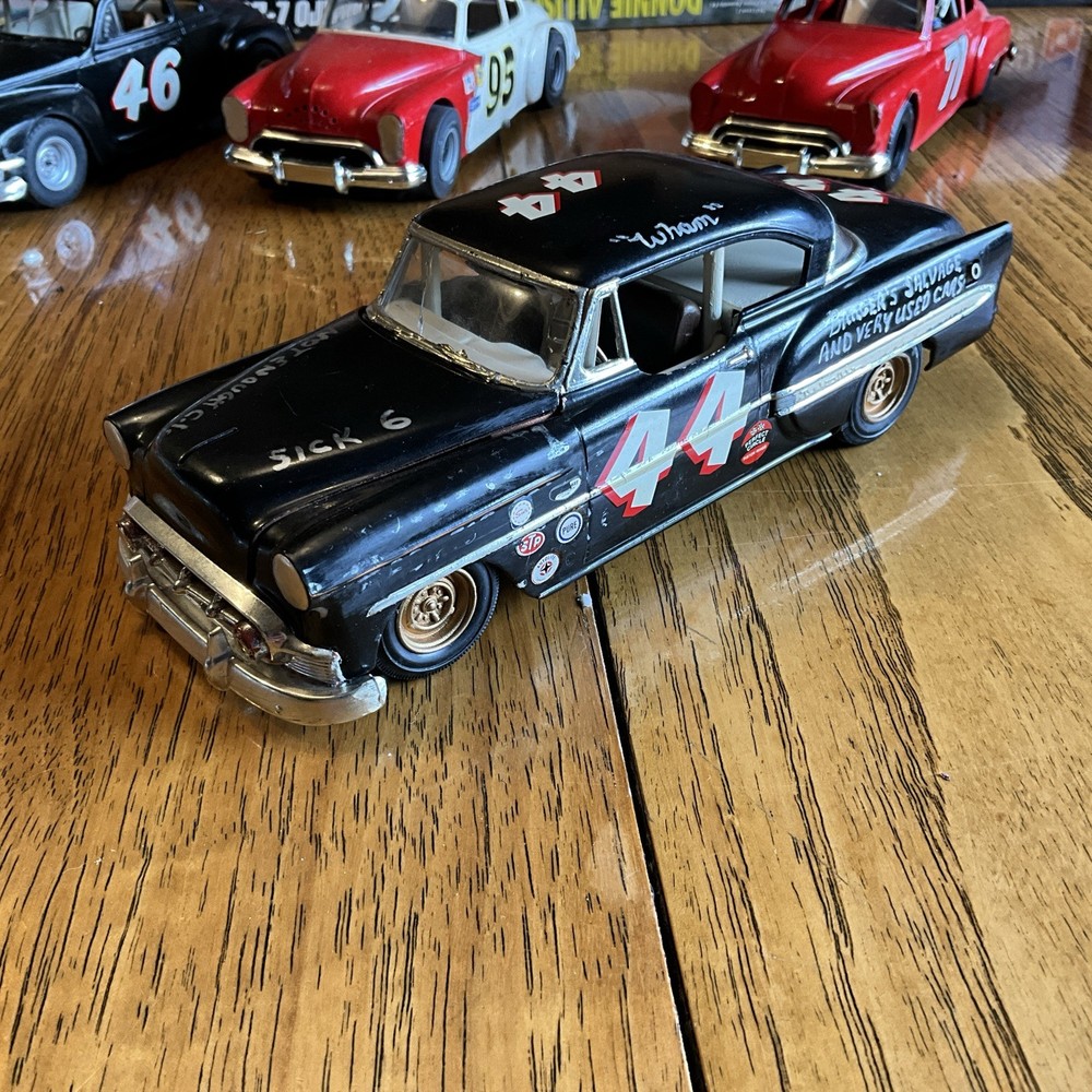 Built Model Car, Chevy Vintage Style short track Race Car, 1/25 Scale