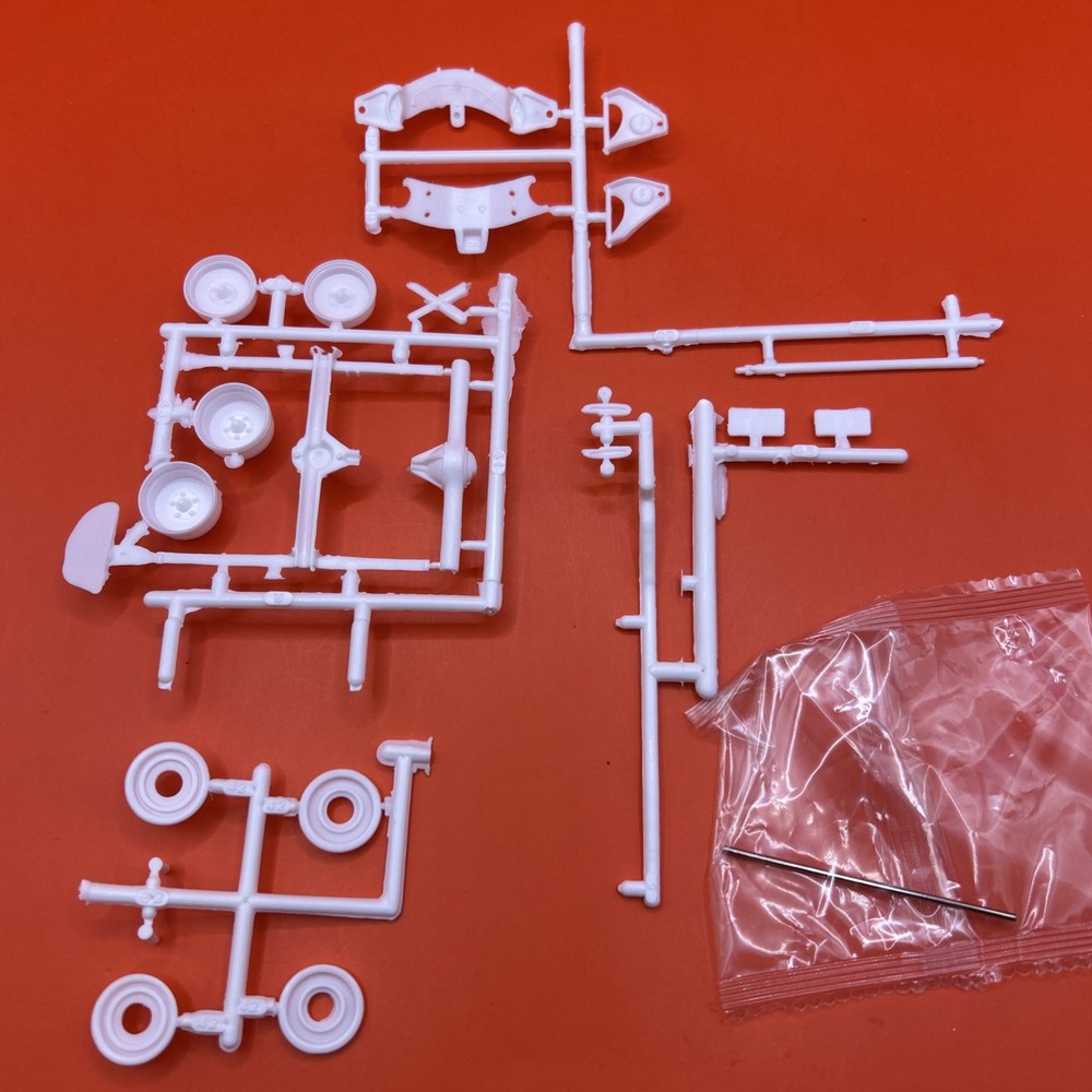 1955 Bel Air Chevy AMT Wheels Axle Diff Fan Driveshaft Model Parts 1:25 New 12