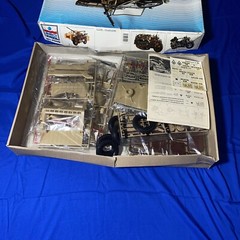 Ertl ESCI VW Typ82 Kubelwagen 7009 1/9 Model Kit Complete