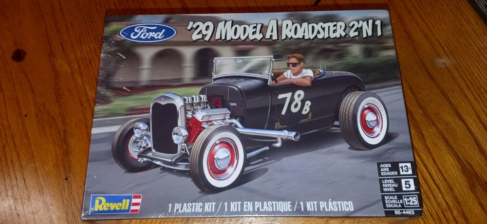New Revell Ford ’29 Model A Roadster 2’N1 1:25 Scale FS 85-4463. Never Opened