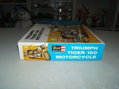 REVELL TRIUMPH TIGER 100 1/8 SCALE MOTORCYCLE KIT # H-1231 ISSUE DATE 1964.