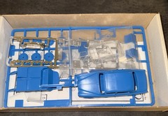Heller 1:43 scale model kit – Peugeot 403 Made in France No.161 #142