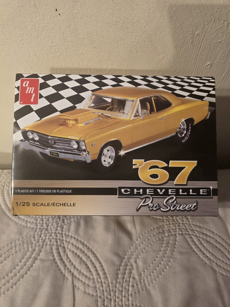 AMT 1967 Chevy Chevelle Pro Street 1:25 Scale Model Car Kit 876 -open Box