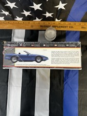 MONOGRAM 2742/ZA9 CORVETTE METAL FLAKE 1/24 SCALE MODEL KIT