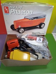 AMT 1932 FORD PHAETON KIT BASHING *LOTS OF PARTS*