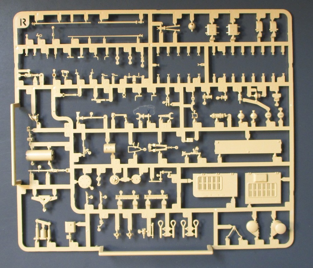 Rye Field Models 1/35th Scale Panzer IV H – Parts Tree R from Kit No. 5046