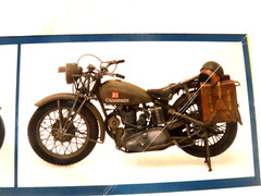 1/9 Italeri British WWII Triumph 3HW Motorcycle w/ Equipment # 7402