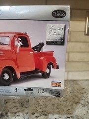 Testors 1:24 Limited Edition Metal Body Model Kit Ford F-1 Tow Truck Red