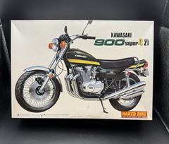 Aoshima Kawasaki 900 Z1 Model Kit Naked Bike 1/12 Scale