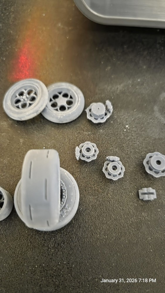 M/T Model Kit Wheels, Tires & Brake Rotors Set, Unpainted Gray 3d printed resin