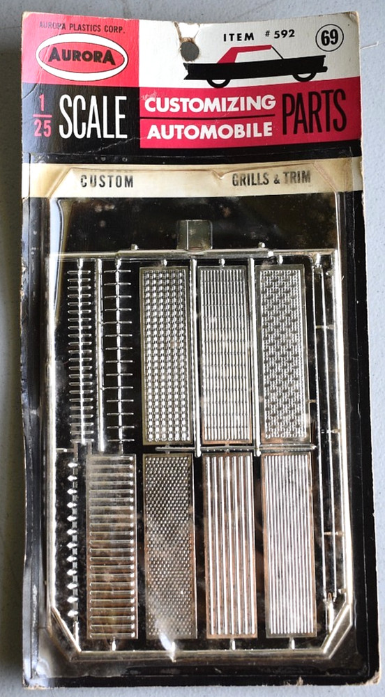 Vintage Aurora Customizing Model Car Parts Set #592 Grills & Trim 1/25 Scale