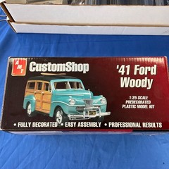 AMT CUSTOM SHOP ‘41 FORD WOODY 1/25 KIT MODEL