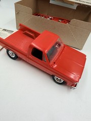 Vintage Monogram 1978 GMC Sport Pickup Truck Model Kit 1/24