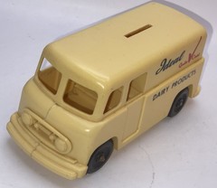 COMO Plastics Promo 1956 Ford/Divco Boyertown IDEAL Dairy Milk Van 1/25 Ivory