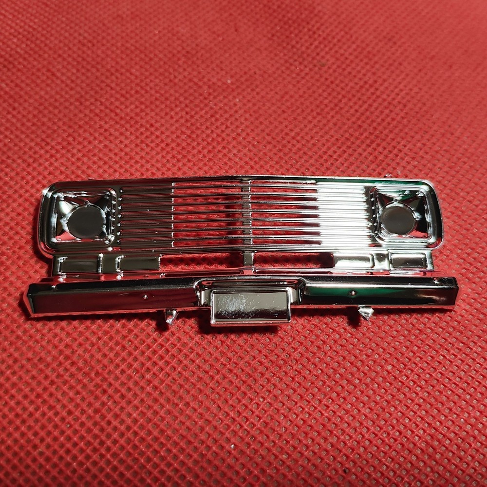 Grill / Front Bumper 1977 GMC Van 1:25 scale model car part Revell