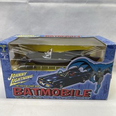 Johnny Lightning The 1960’s Comic Book Batmobile Die-cast Model Kit – 2002 NIOB!