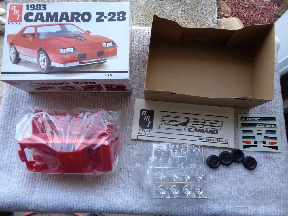 Amt # 6561 1983 Camaro Z28 Open Unbuilt Kit 1/25 Scale