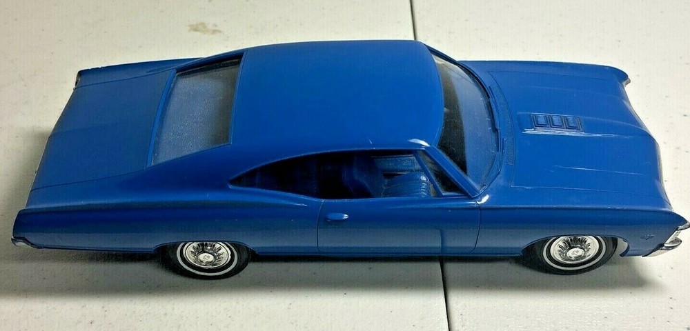 Vintage Auto Dealer Promo 1967 Medium Blue Chevy Impala SS 427 1/25