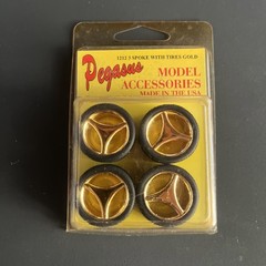 Pegasus Model Accessories 1212 3 Spoke With Tires Gold Model Kit Tires