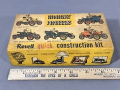 Vintage REVELL Model Car ‘Highway Pioneers’ 1909 Stanley Steamer Box w/ Model T