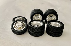 1:24 “Evo” Semi Truck “26 Dually Wheels In Standard Tires (2 Fronts 4 Rears)