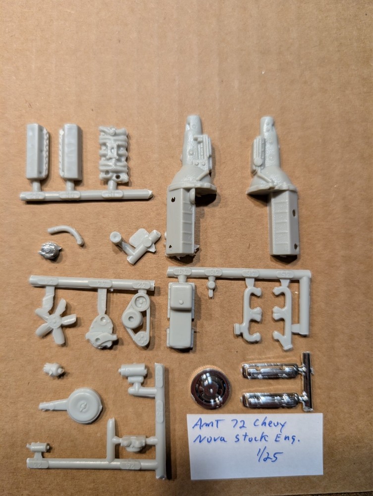 AMT 72 CHEVY NOVA STOCK ENGINE UNBUILT WITHOUT INSTRUCTIONS! 1/25