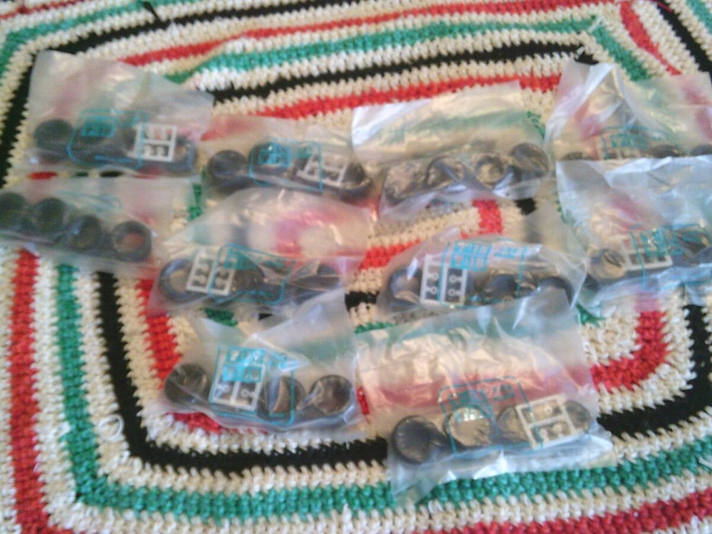 Manufacturer unknown, 1/24 scale plastic el tires, set of 40, part 4