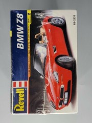 Revell BMW Z8 #85-2332 Plastic Model Kit – Body Molded in White SEALED (BOX DMG)