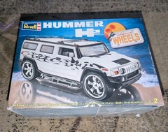 Revell Hummer H2 California Wheels Model 1:25 Scale New Open Box In Bags