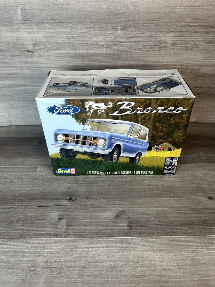 Revel 1/24 Ford Bronco (1966 – 1970 Style) 85-4420 2031 Toy Model NEW